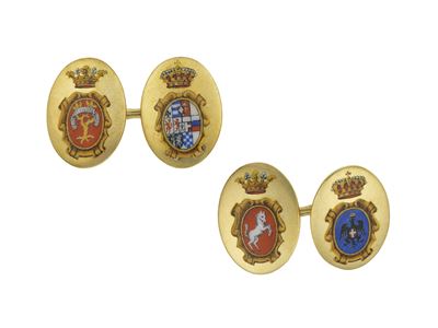 Paio di bottoni da polso, oro 750/1000 con smalti policromi e stemma del Reggimento Savoia Cavall...