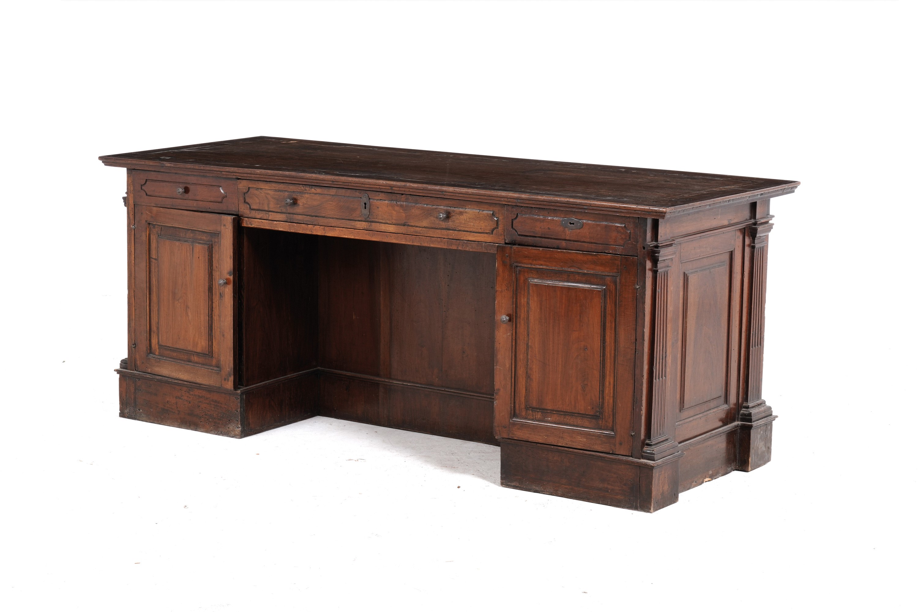 Scrivania a bancone, legno di noce, rimaneggiata