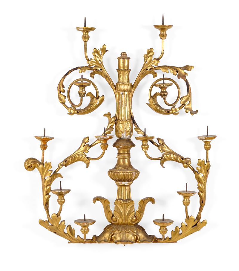 Coppia di grandi appliques dorate. XVIII secolo  - Asta Dimore Italiane - Cambi Casa d'Aste