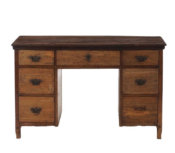 Scrittoio in noce. XVIII-XIX secolo