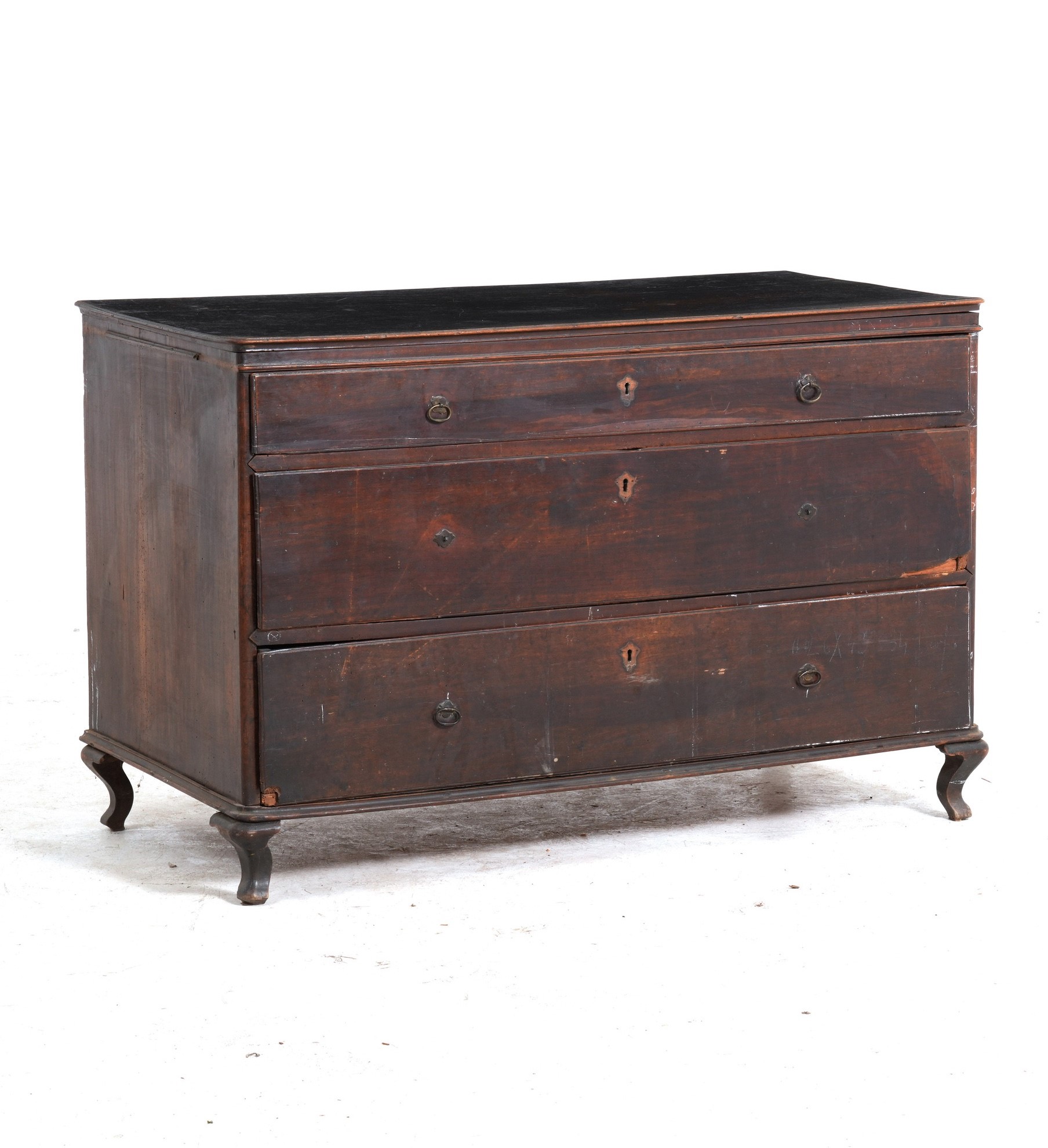 Comò veneto in legno di noce. XVIII-XIX secolo