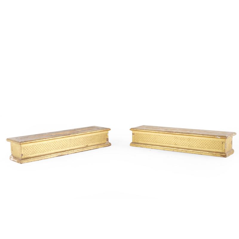 Coppia di basi rettangolari dorate. XIX-XX secolo  - Auction Antiquariato - Cambi Casa d'Aste
