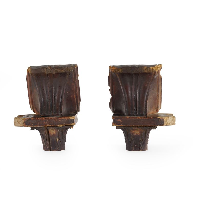 Coppia di terminali in legno intagliato  - Asta Antiquariato - Cambi Casa d'Aste