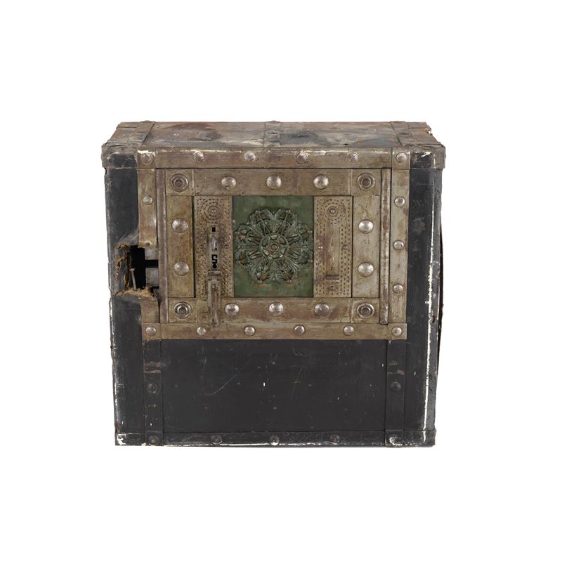 Cassaforte in metallo e legno  - Asta Antiquariato - Cambi Casa d'Aste