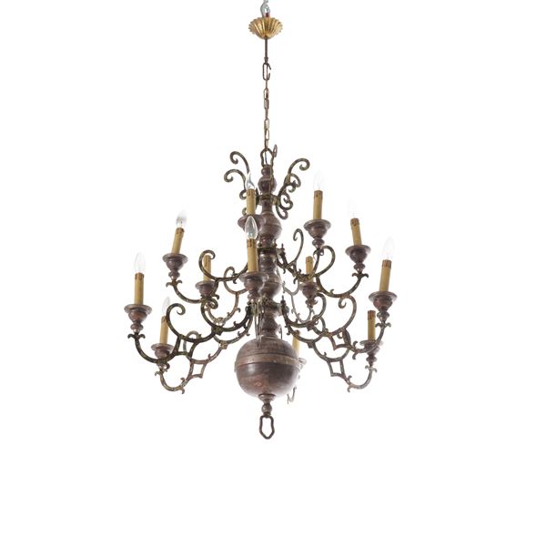 Lampadario in stile olandese con 12 bracci su due ordini