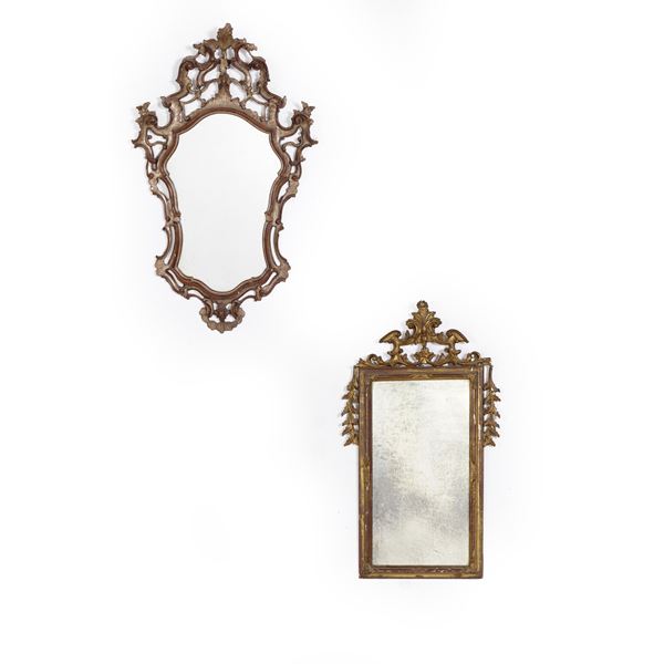 Due specchiere in stile settecentesco in legno intagliato e dorato