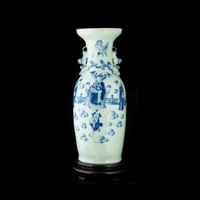 Vaso in Porcellana Celadon Raffigurante Scena di Vita Comune, Cina, Dinastia Qing, XIX Secolo