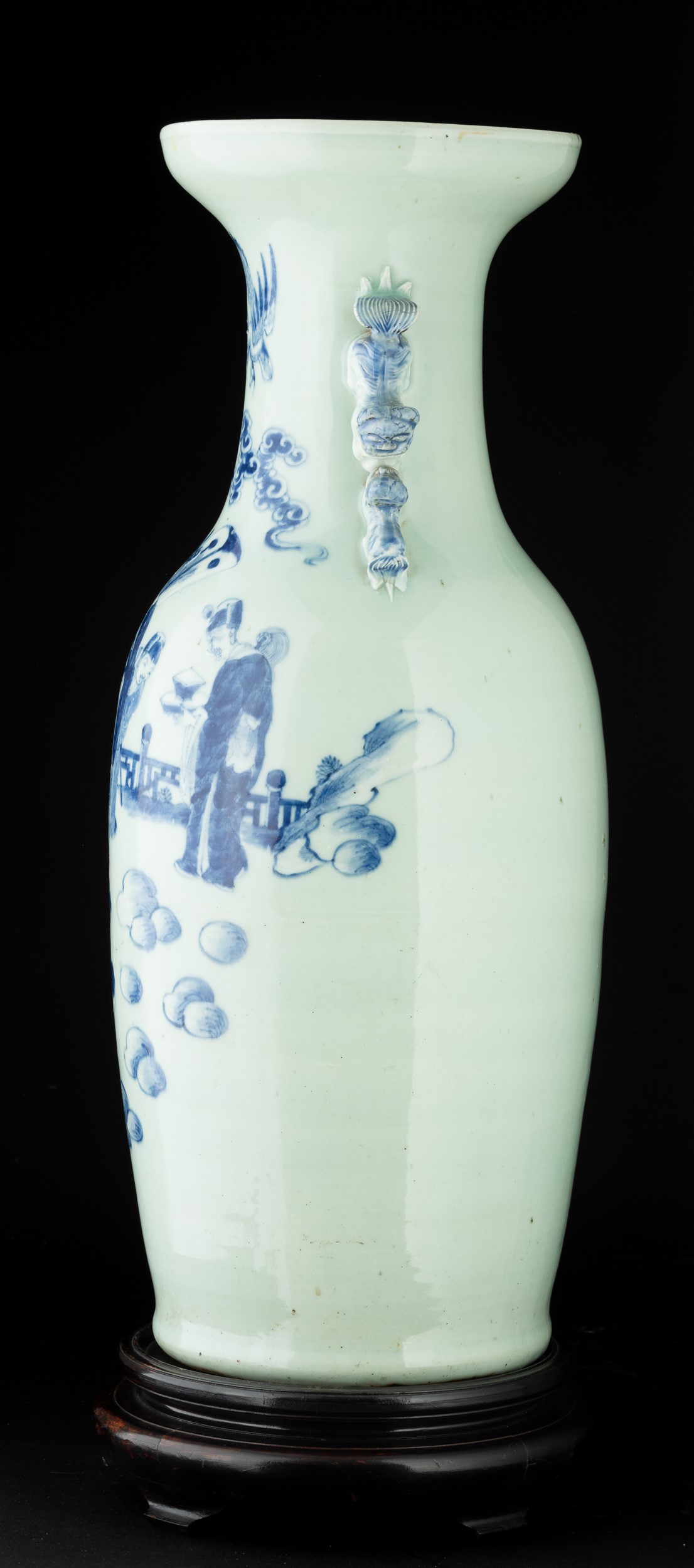 Vaso in porcellana celadon con scena di vita quotidiana, Cina, Dinastia Qing (XIX secolo)