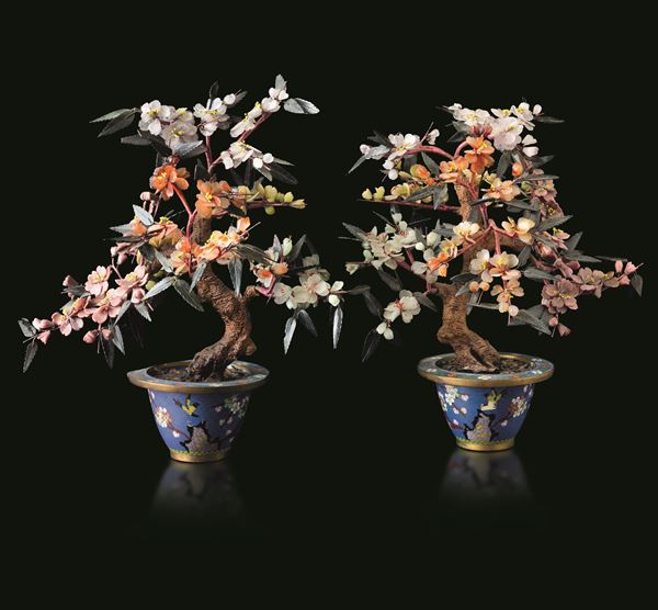 Coppia di Bonsai in cloisonné e rami in pietre dure e quarzi, Cina, XX secolo