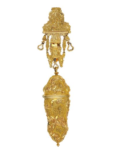 Etui con accessori in oro giallo 14 Kt e oro 9 Kt, mancanze