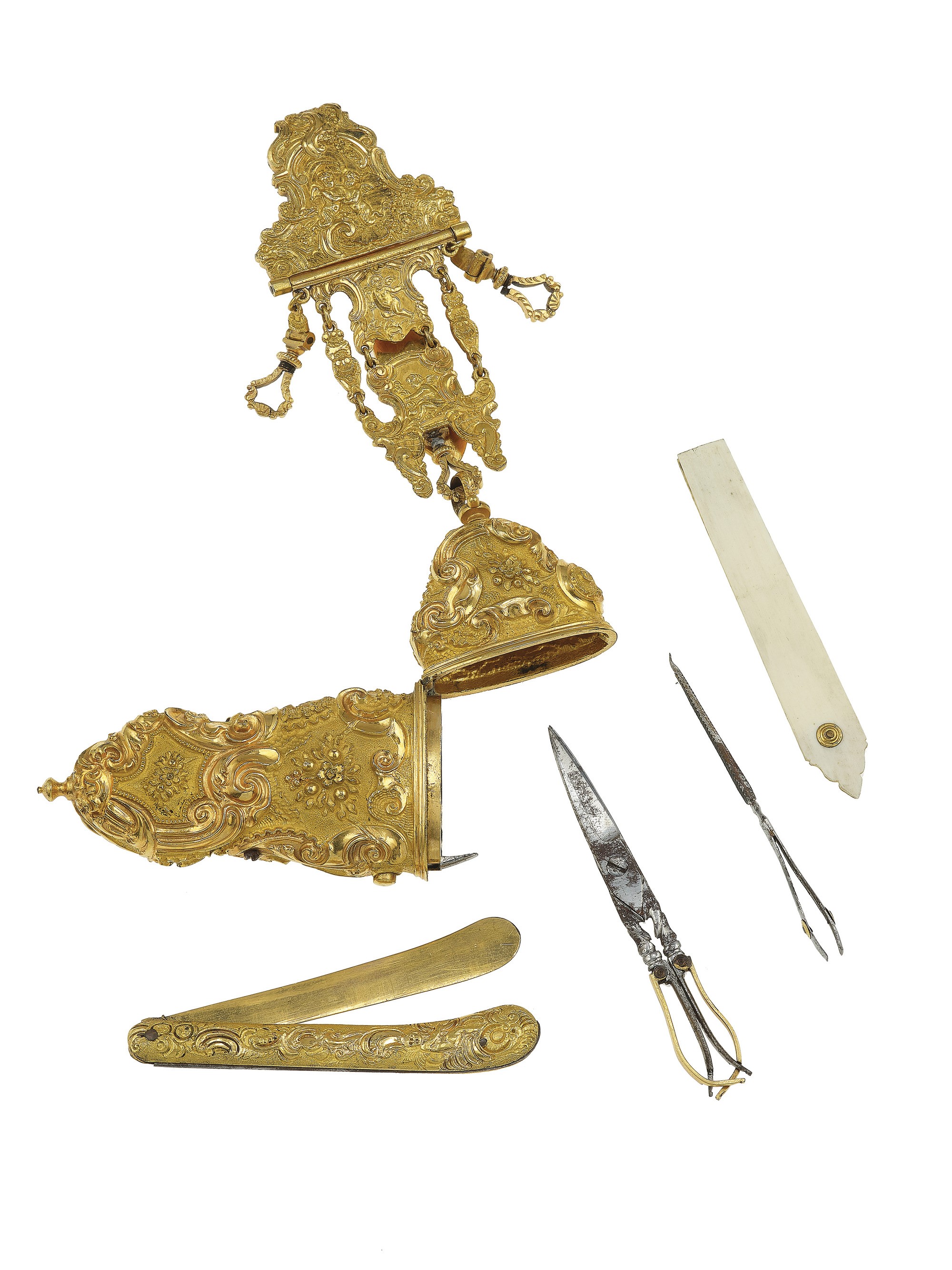 Etui con accessori in oro giallo 14 Kt e oro 9 Kt, mancanze