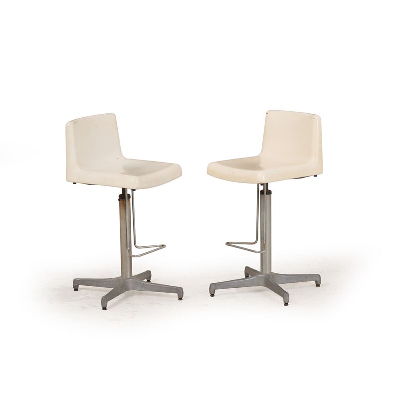 Due sgabelli. Italia, 1960 ca.  - Asta Dimore Italiane - Cambi Casa d'Aste