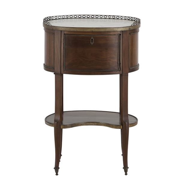 Comodino lastronato. XIX secolo