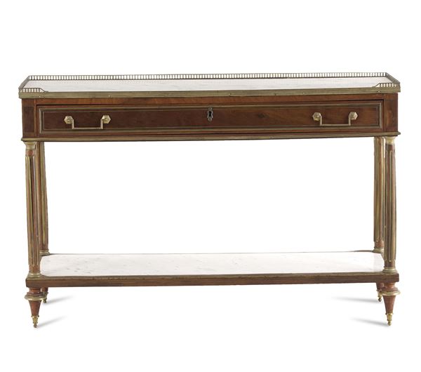 Sideboard lastronato e filettato in ottone. XIX-XX secolo