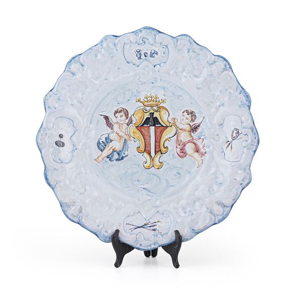 Grande piatto baccellato. Albisola, XX secolo.