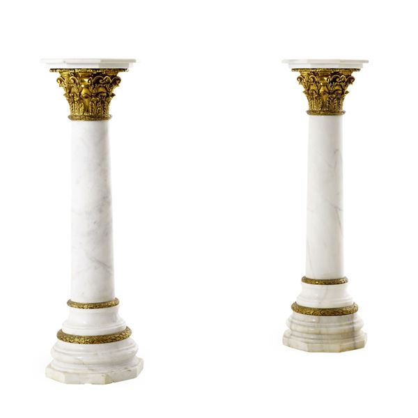 Coppia di colonne in marmo. XX secolo