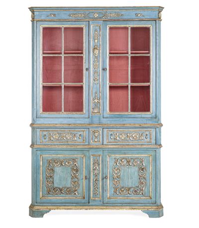 Credenza in Legno Intagliato e Laccato. Toscana, XVIII-XIX Secolo