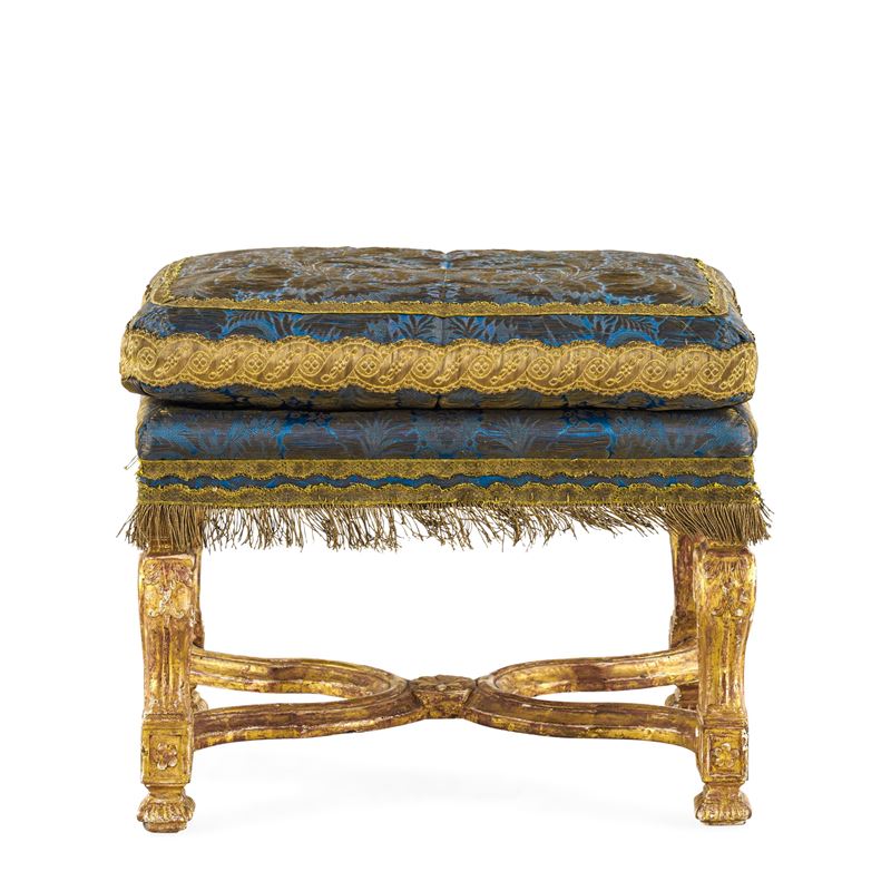 Panchetto in legno intagliato e dorato. Francia, XIX-XX secolo  - Asta Dimore Italiane - Cambi Casa d'Aste