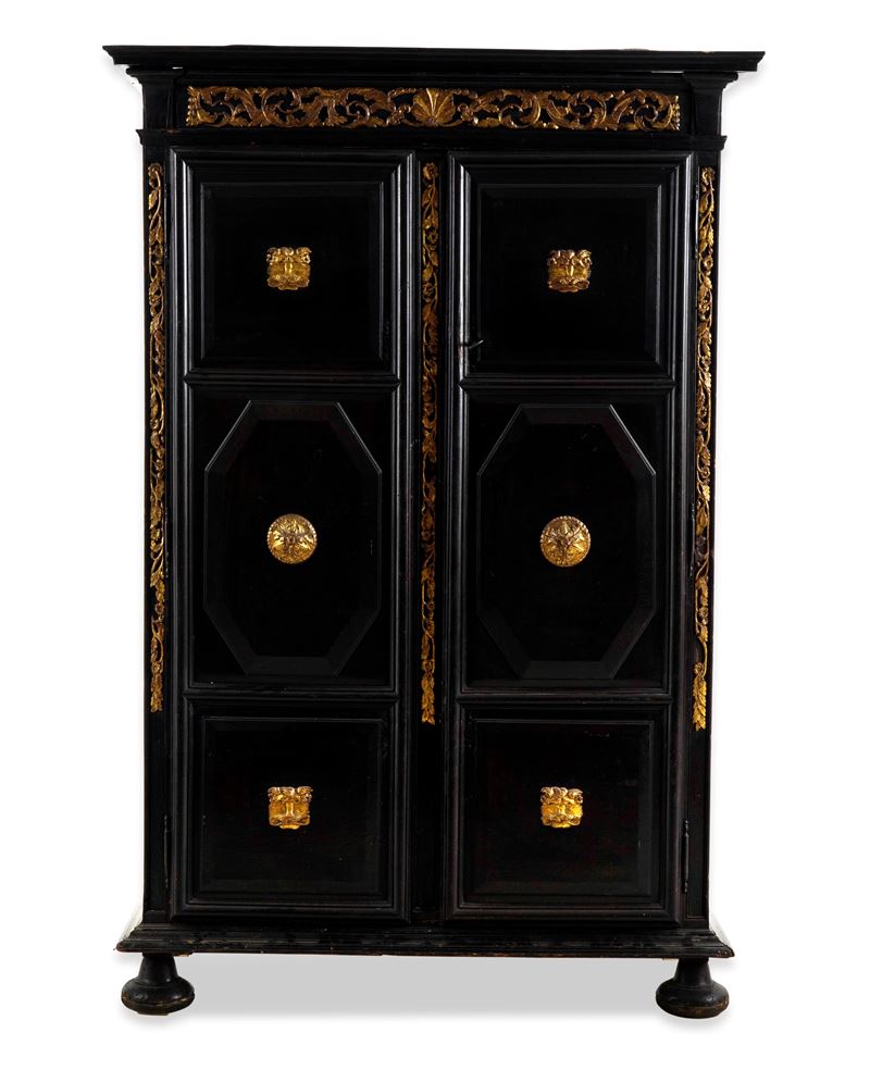 Armadio a due ante. Francia, XIX-XX secolo  - Asta Dimore Italiane - Cambi Casa d'Aste