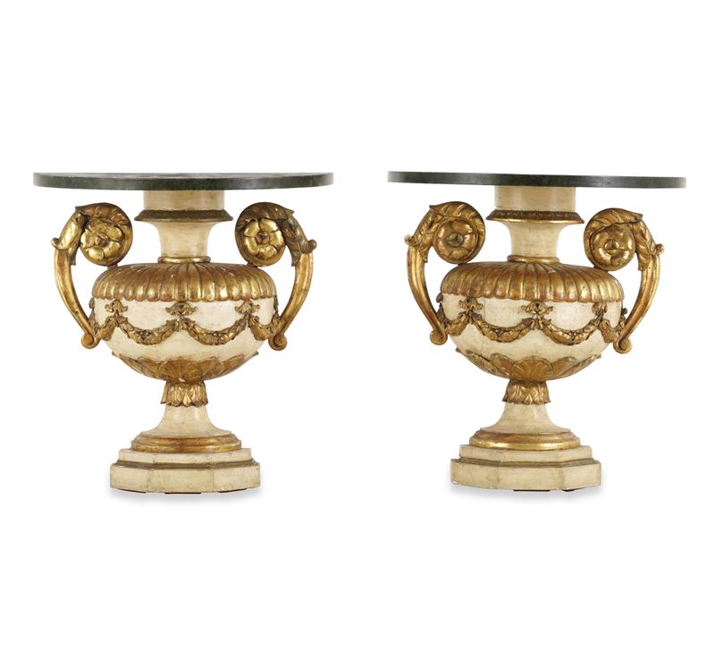 Coppia di piccole consolles. XIX secolo  - Asta Dimore Italiane - Cambi Casa d'Aste