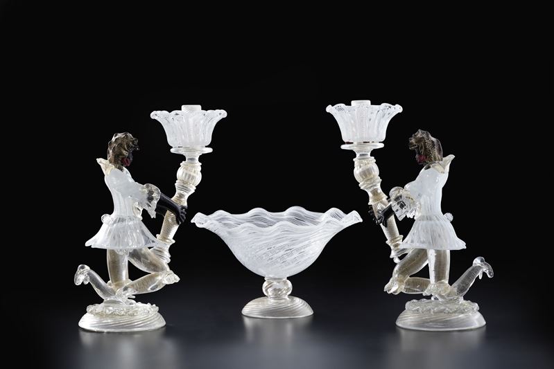 Coppia di candelieri in vetro. Murano, XX secolo  - Asta Dimore Italiane - Cambi Casa d'Aste