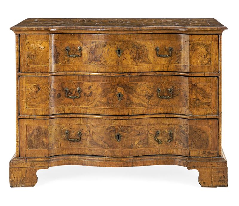 Cassettone lastronato in radica e filettato. Lombardo Veneto, XVIII secolo  - Asta Dimore Italiane - Cambi Casa d'Aste