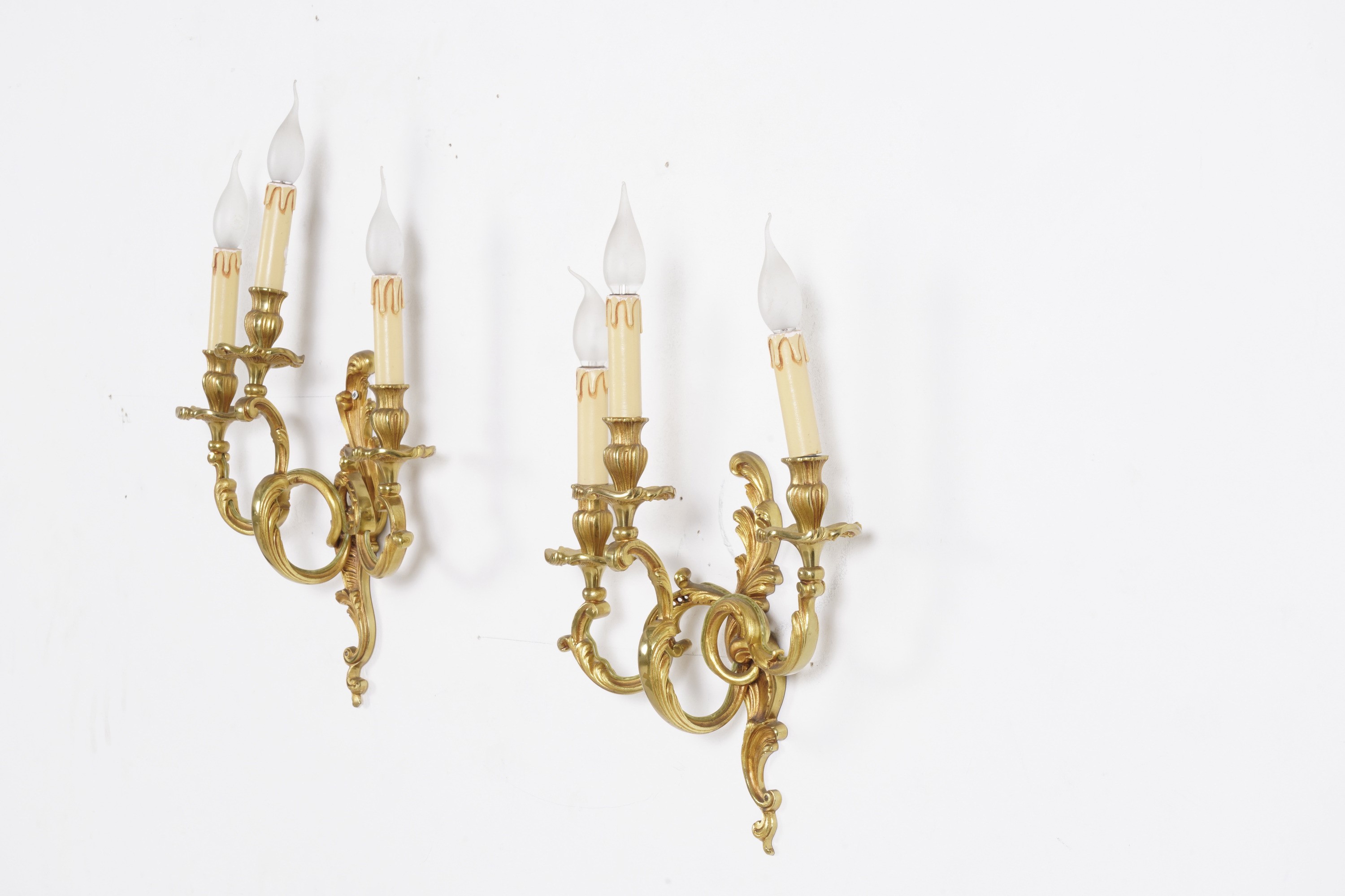 Coppia di Appliques in Bronzo Dorato. XIX-XX Secolo