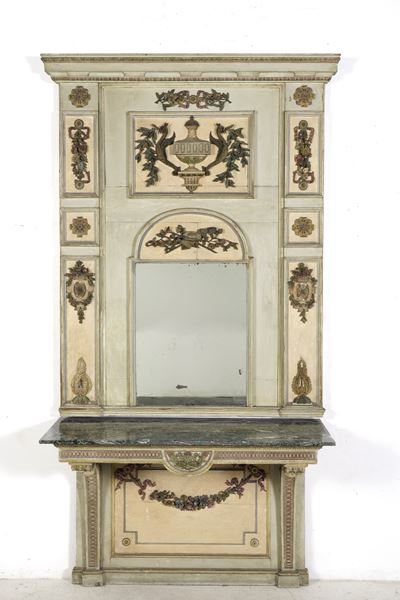 Consolle con Specchiera in Legno Laccato. Fine XVIII Secolo