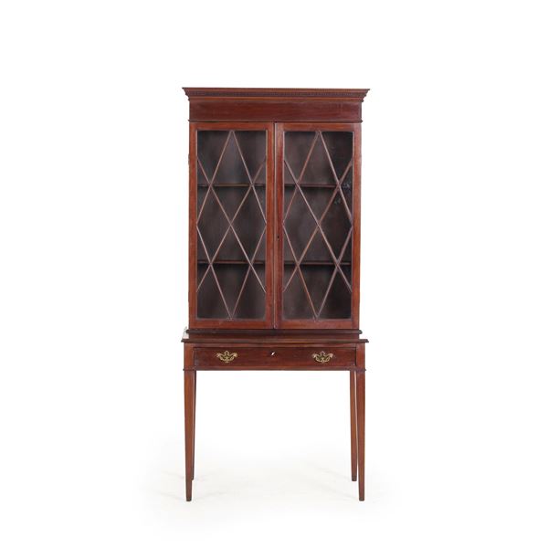 Vetrina in stile inglese. XX secolo