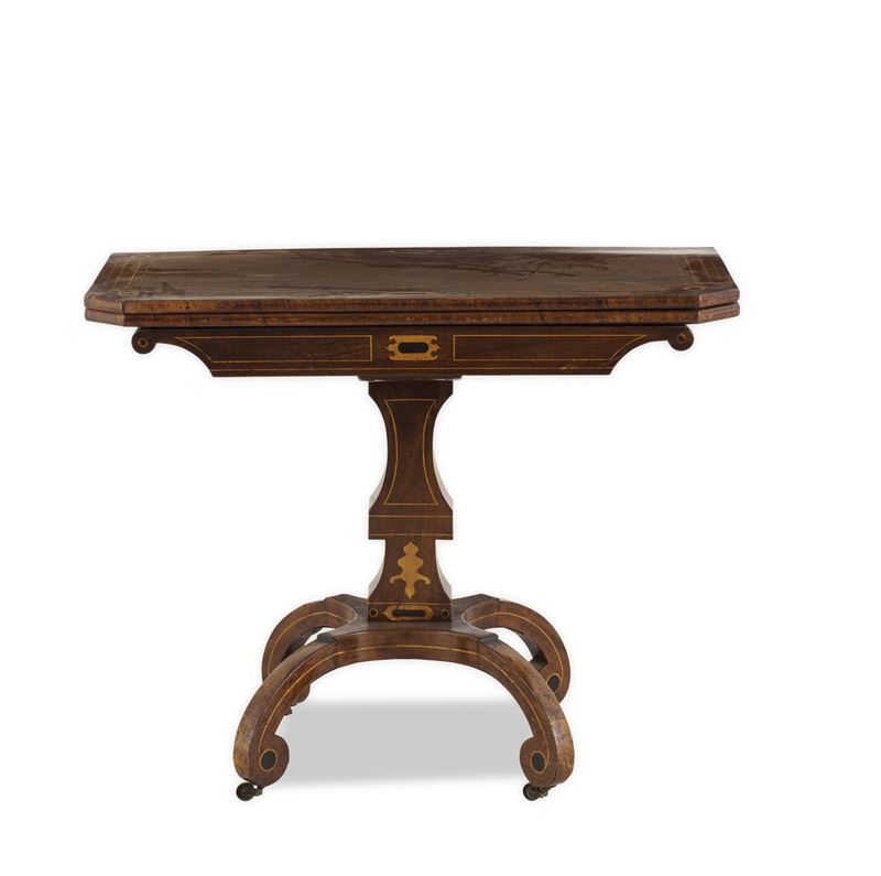 Tavolino da gioco intarsiato e filettato. XIX-XX secolo  - Asta Dimore Italiane - Cambi Casa d'Aste