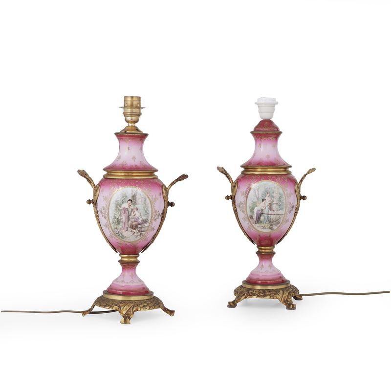 Coppia di vasi montati a lampada. Probabilmente Francia, 1900 ca.  - Auction Antiques - Cambi Casa d'Aste