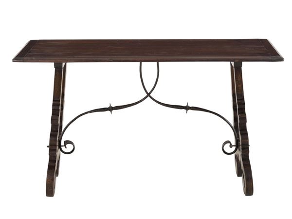 Tavolo fratino in legno. XX secolo