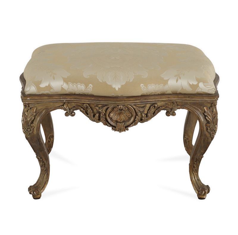 Panchetto in legno intagliato e dorato stile Luigi XV. XX secolo  - Asta Dimore Italiane - Cambi Casa d'Aste