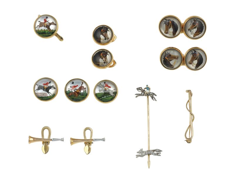 Lotto composto da un set di bottoni da polso e da sparato, due spille e bottoni da sparato con smalti policromi  - Asta Fine Jewels - Cambi Casa d'Aste