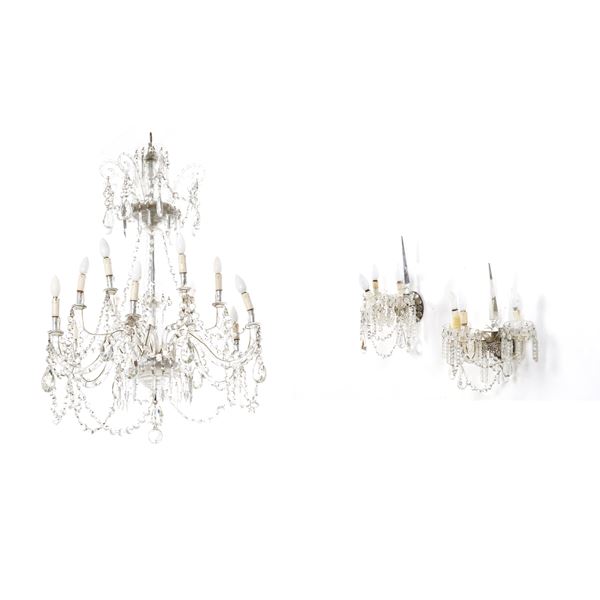 Lampadario e una coppia di appliques in cristallo