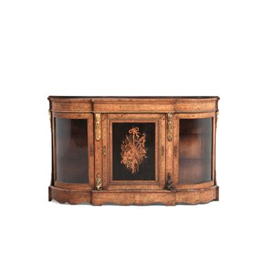 Credenza Napoleone III Lastronata e Intarsiata. Francia, XIX Secolo.