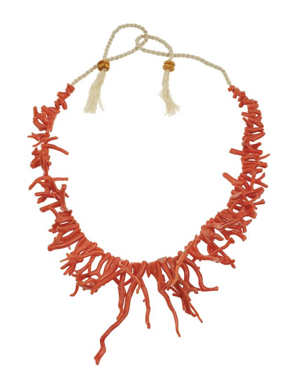 Collana con rametti di corallo