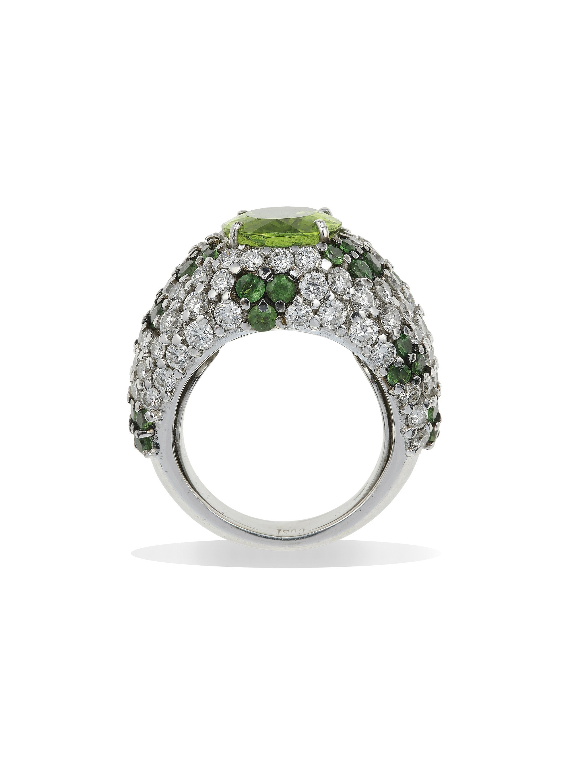 Cusi, Anello con peridoto, diamanti e tsavoriti