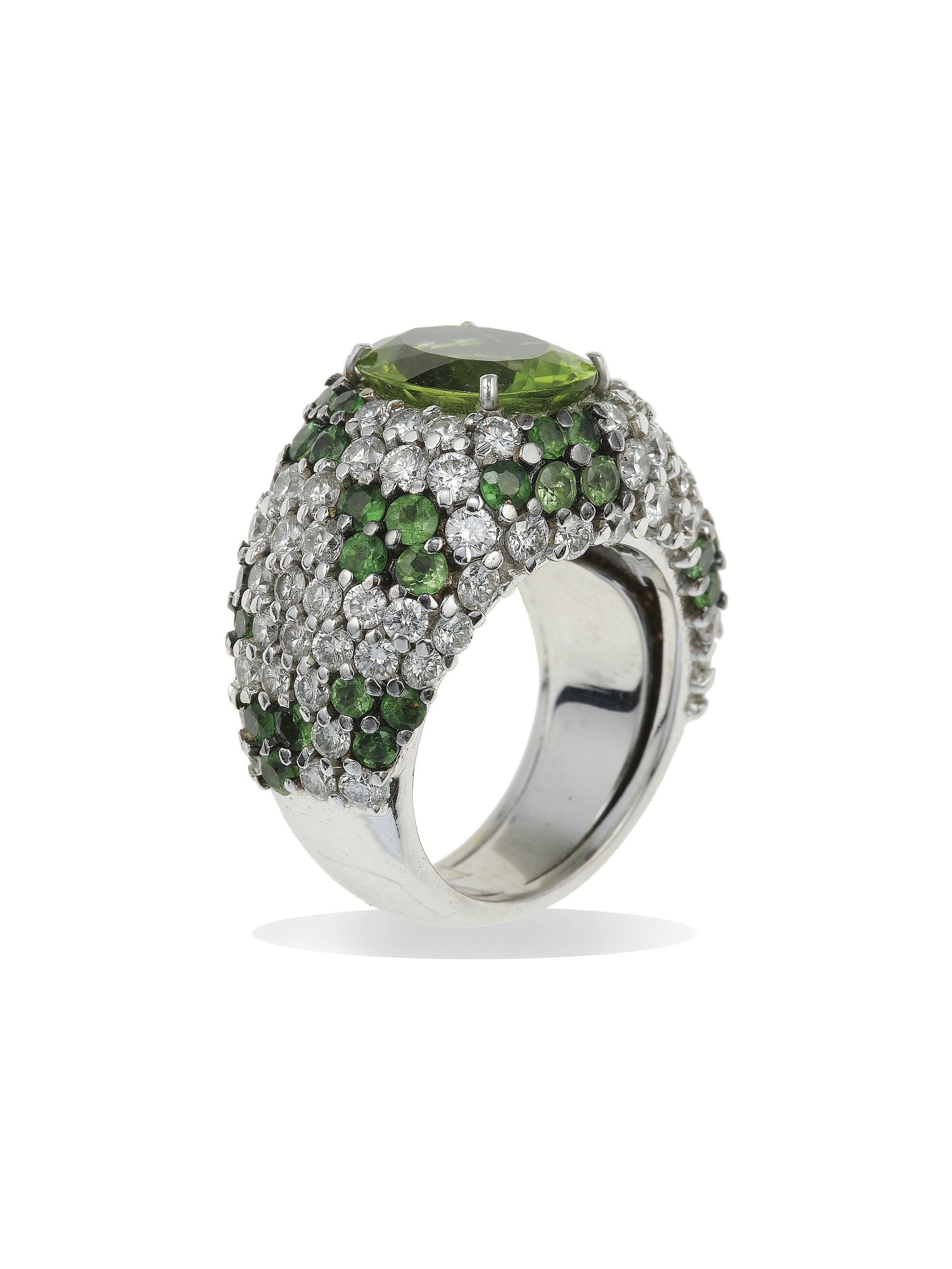 Cusi, Anello con peridoto, diamanti e tsavoriti