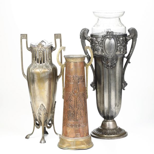 Lotto di tre vasi liberty di cui due con vetro e firmati