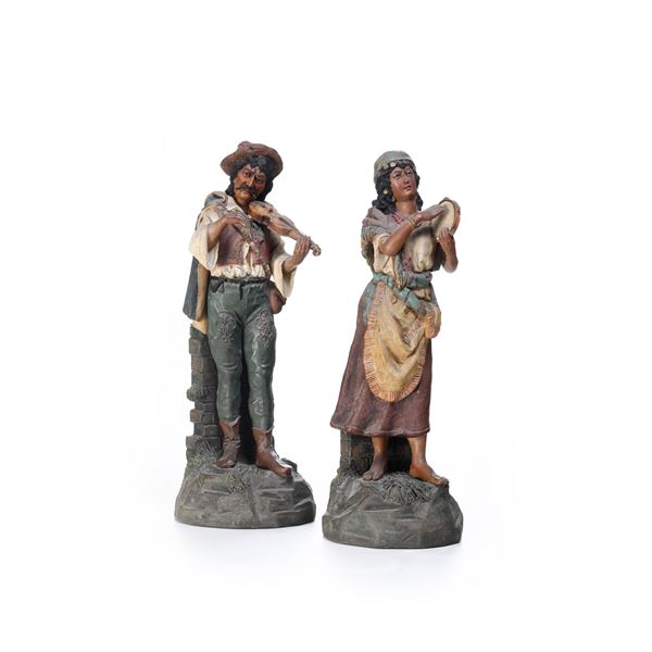 Coppia di grandi figure di gitani.<BR>Germania, Johann Maresch, prima metà del XX secolo.