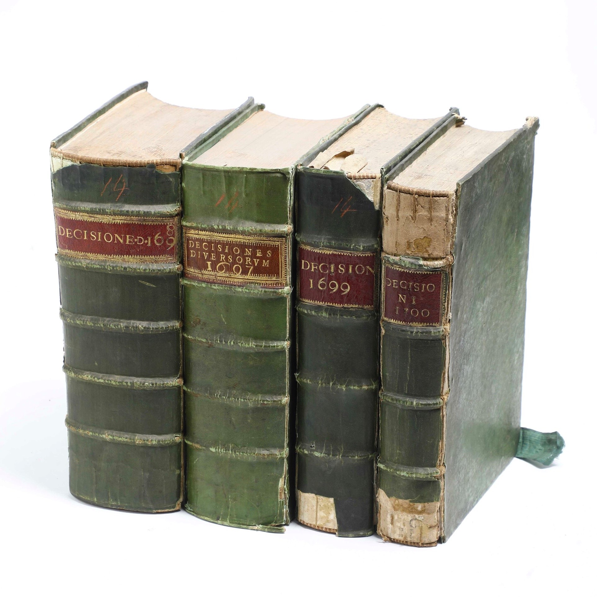 Decisiones Diversorum Sacrae Rotae Romanaeroma, Ex Typographia Rev. Camerae Apostolocae, 1697-170...