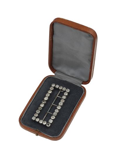 Set accessori in metallo con smalti e gemme sintetiche, fibbia e bottoni Mappin & Webb