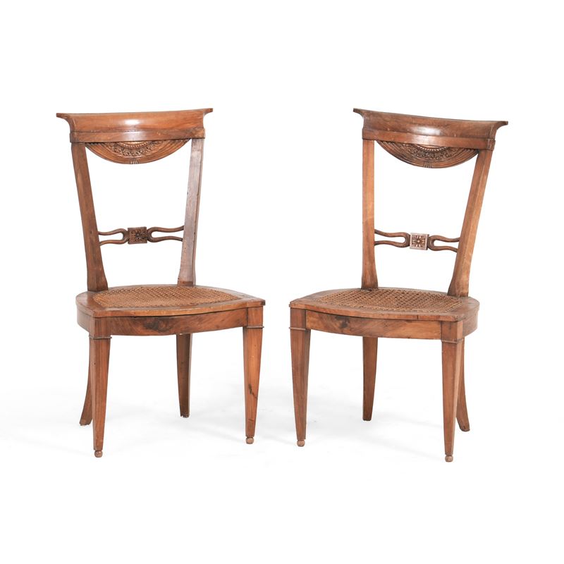 Due sedie in legno intagliato. XIX secolo  - Asta Antiquariato - Cambi Casa d'Aste
