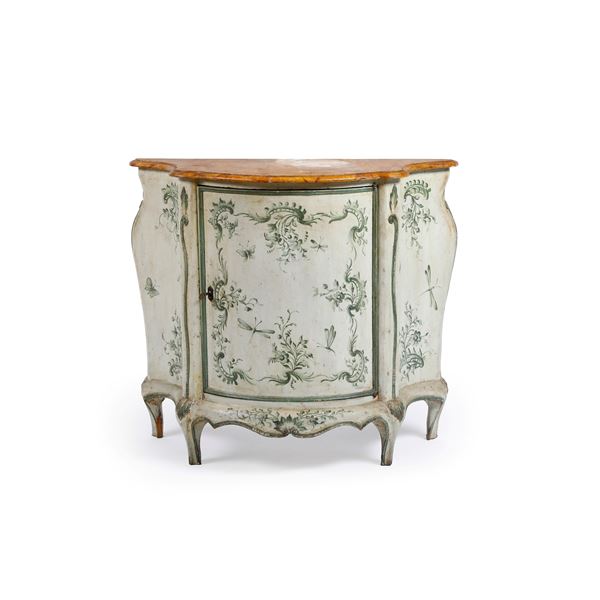 Mobiletto ad un'anta con decorazioni floreali. XIX-XX secolo