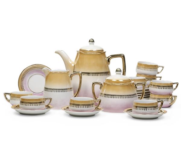 Servizio da caffè anni '20 del Novecento.