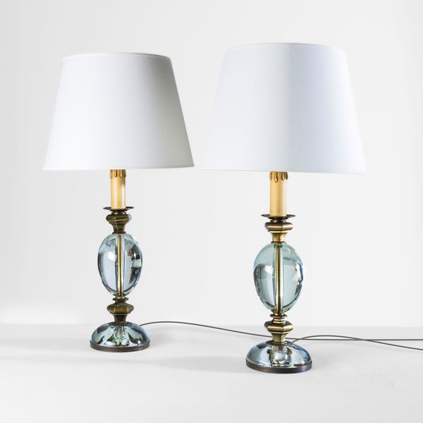 Due lampade da tavolo.