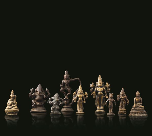 Lotto composto da nove divinità indiane in bronzo, India, XVIII e XIX secolo