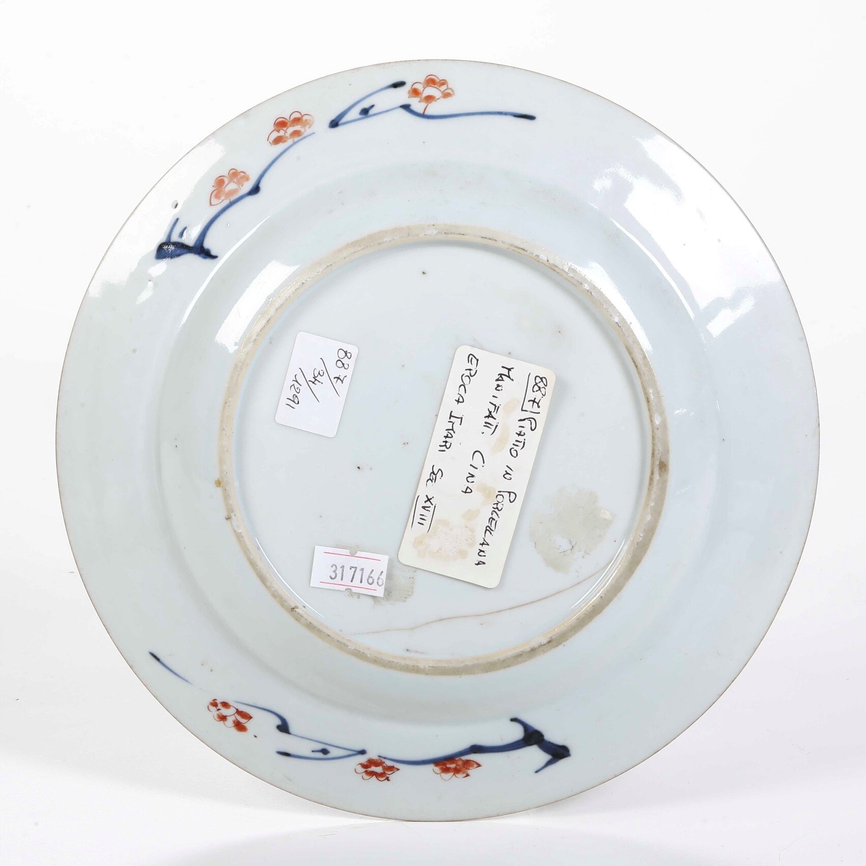 Piatto in porcellana Imari, Cina, XVIII secolo