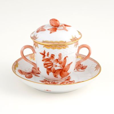Tazza da Brodo con Sottopiatto. Ungheria, Manifattura Herend, XX Secolo.